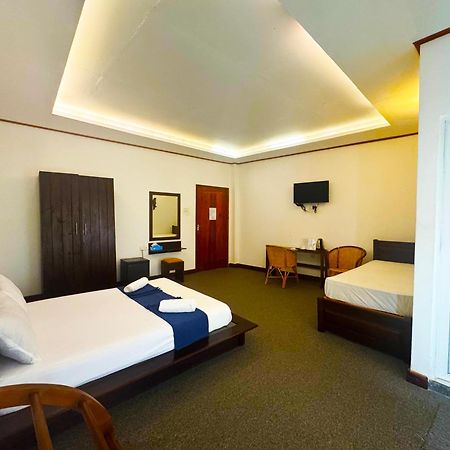 Nico Lagoon Hotel 니곰보 외부 사진